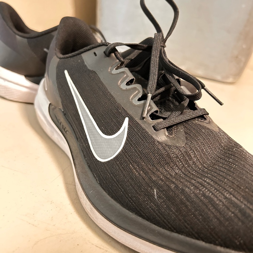 Nike Black and White Athletic Shoes with Breathable Fabric
